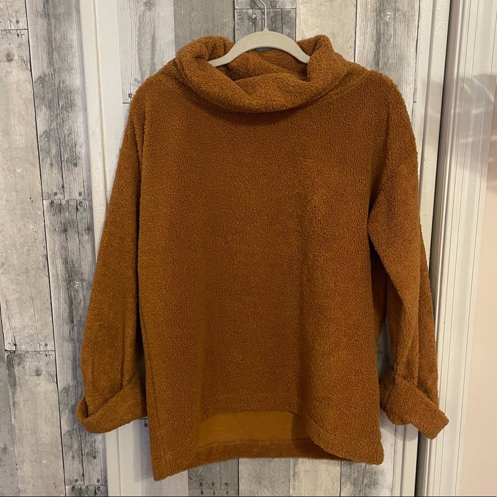 FUZZY LOFT PULLOVER